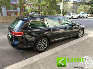 VOLKSWAGEN Passat Variant usata, con Sensori di parcheggio posteriori