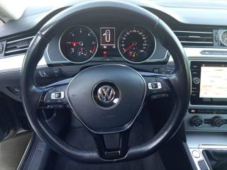 VOLKSWAGEN Passat usata, con Fendinebbia