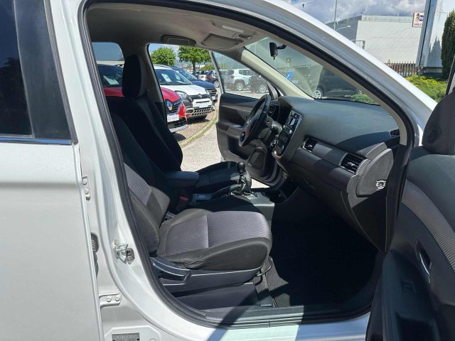 MITSUBISHI Outlander usata, con Sensori di parcheggio posteriori