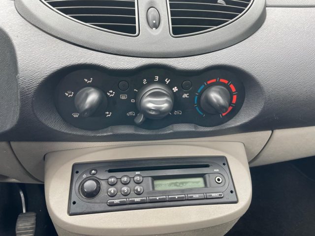 RENAULT Twingo usata 15