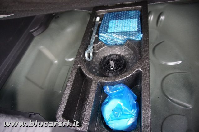 OPEL Crossland usata, con Sedile posteriore sdoppiato