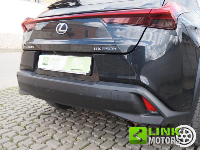 LEXUS UX 250h usata 24