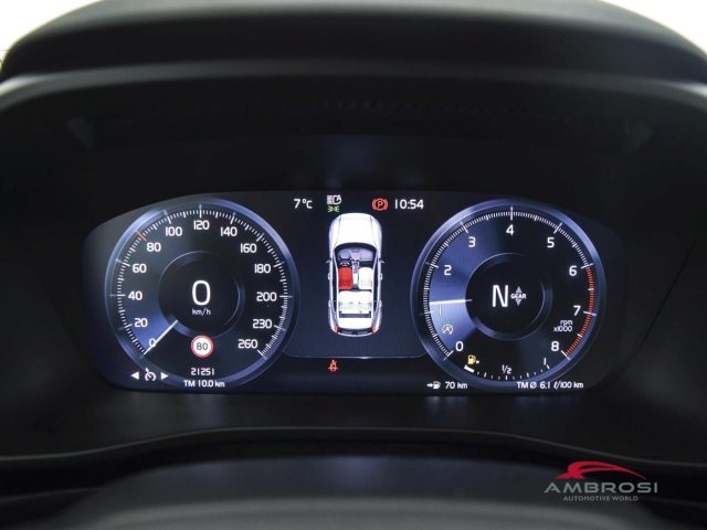 VOLVO XC40 usata 12