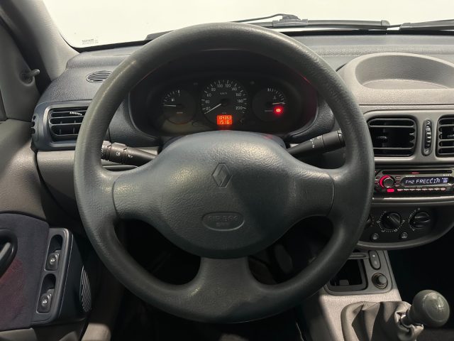 RENAULT Clio usata, con Controllo automatico clima