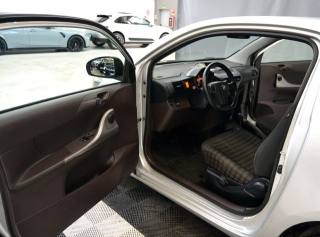 TOYOTA iQ usata, con Airbag