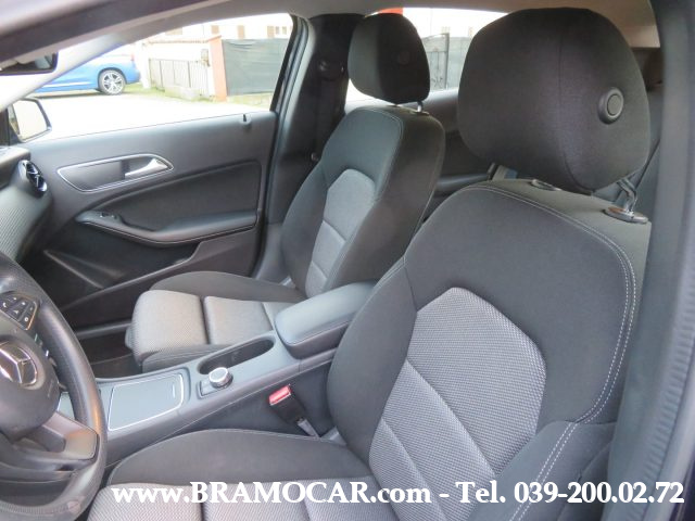 MERCEDES-BENZ GLA 180 usata, con Sedile posteriore sdoppiato
