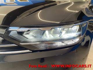 VOLKSWAGEN Passat Variant usata, con Fari LED