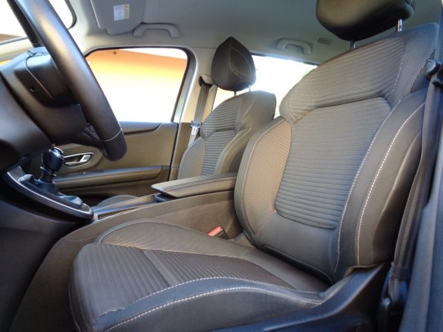 RENAULT Grand Scenic usata, con Cerchi in lega