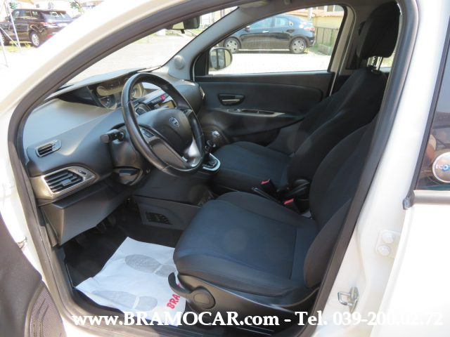 LANCIA Ypsilon usata, con ESP