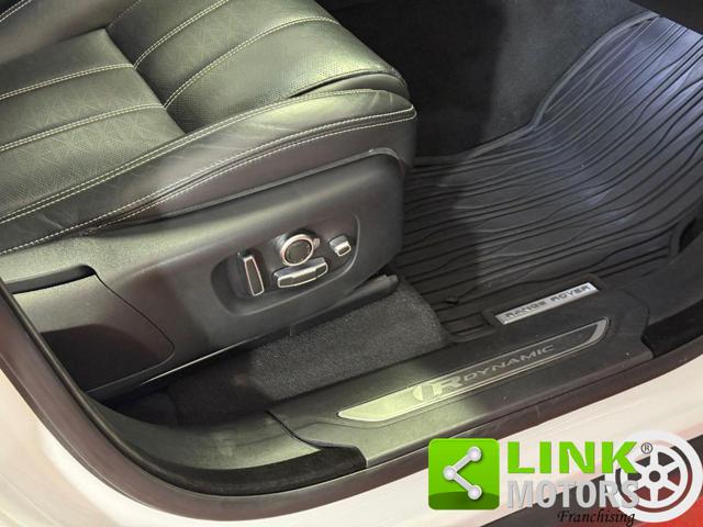 LAND ROVER Range Rover Velar usata, con Sedile posteriore sdoppiato