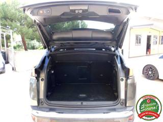 PEUGEOT 3008 usata, con Sensori di parcheggio anteriori