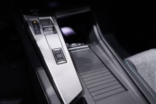 PEUGEOT 408 usata, con Sensori di parcheggio posteriori