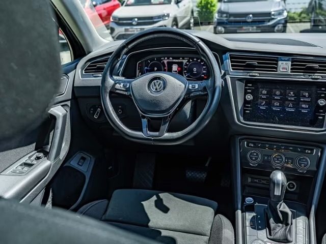 VOLKSWAGEN Tiguan usata, con Sedile posteriore sdoppiato