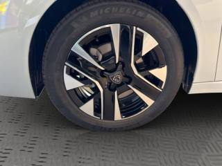 PEUGEOT 208 usata, con Autoradio digitale