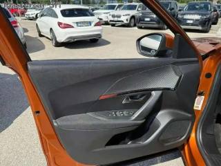 PEUGEOT 2008 usata, con Park Distance Control