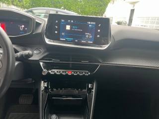 PEUGEOT 2008 usata, con Sensori di parcheggio posteriori