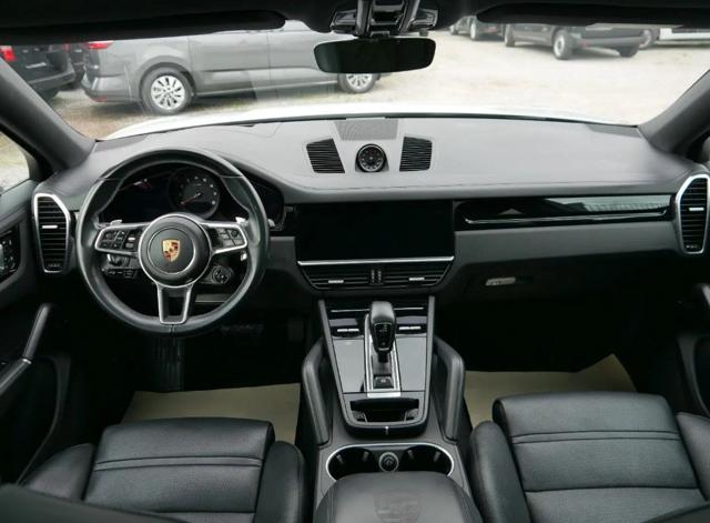PORSCHE Cayenne usata, con Autoradio