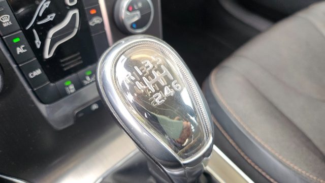 VOLVO V40 Cross Country usata, con Controllo trazione