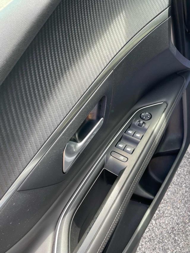 PEUGEOT 3008 usata, con Controllo automatico clima