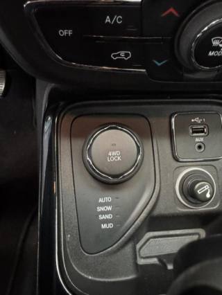 JEEP Compass usata, con Autoradio digitale