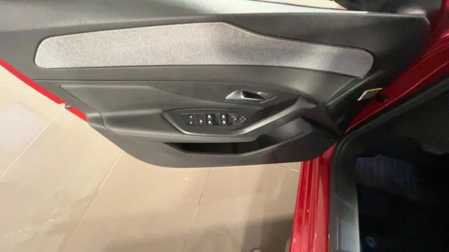 PEUGEOT 308 usata, con Volante in pelle