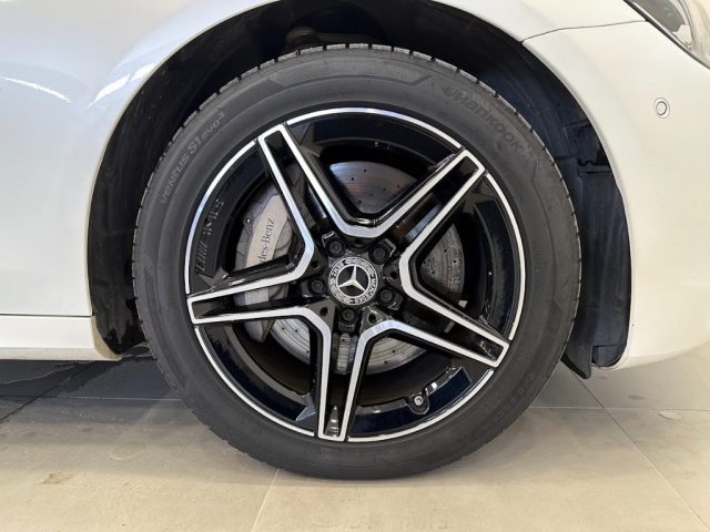 MERCEDES-BENZ E 300 usata, con Cerchi in lega