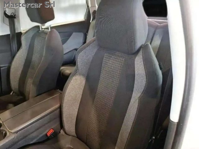 PEUGEOT 5008 usata, con Boardcomputer