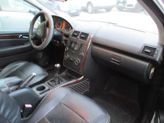 MERCEDES-BENZ A 180 usata, con Interni in pelle