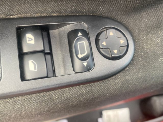 PEUGEOT 207 usata, con Specchietti laterali elettrici