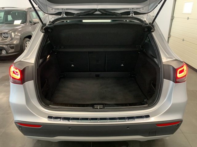 MERCEDES-BENZ GLA 180 usata, con Cronologia tagliandi