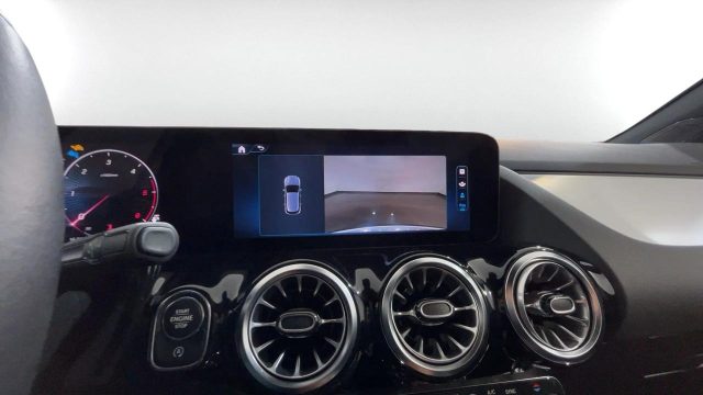 MERCEDES-BENZ GLA 200 usata, con Sistema di navigazione