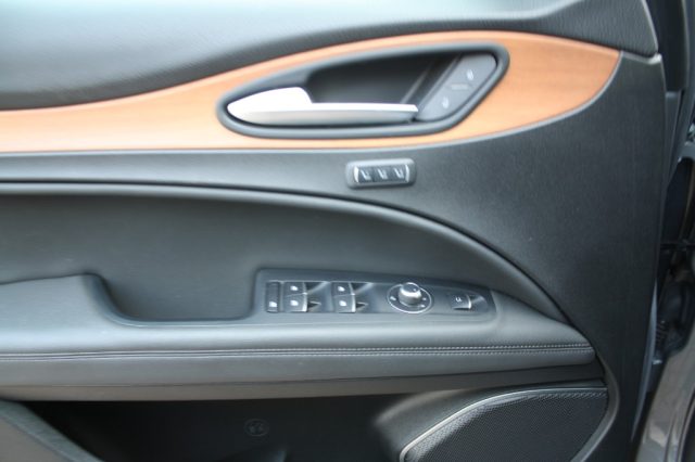 ALFA ROMEO Stelvio usata, con Leve al volante