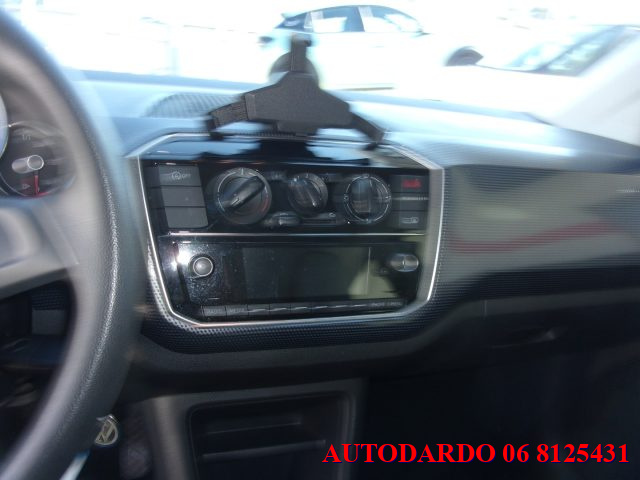 VOLKSWAGEN up! usata 18