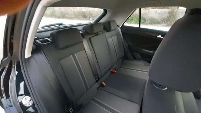VOLKSWAGEN T-Roc usata, con Schermo multifunzione interamente digitale
