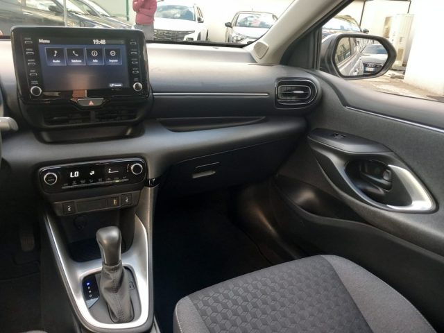 TOYOTA Yaris usata 22