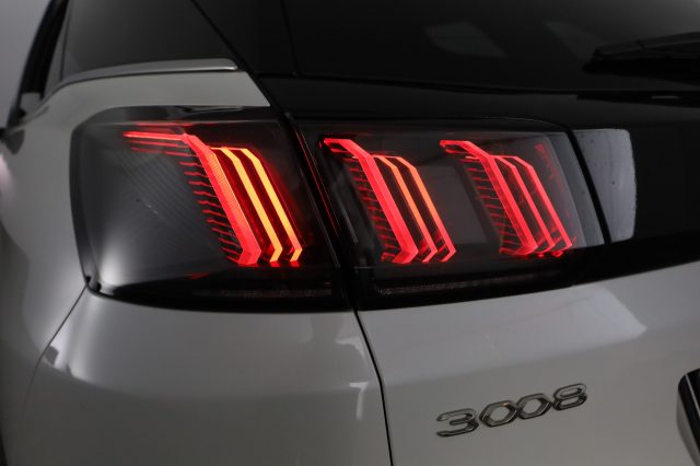 PEUGEOT 3008 usata 9