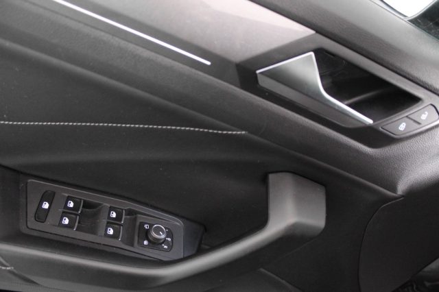 VOLKSWAGEN T-Roc usata, con Controllo elettronico della corsia
