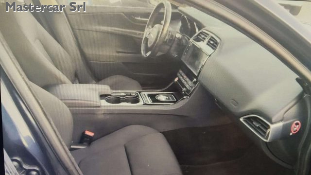 JAGUAR XE usata, con Fendinebbia