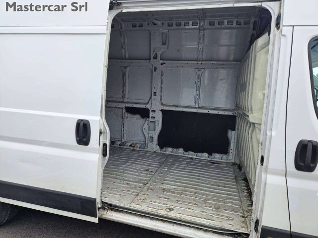 PEUGEOT Boxer usata, con Park Distance Control