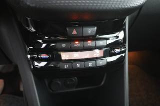 PEUGEOT 2008 usata 9