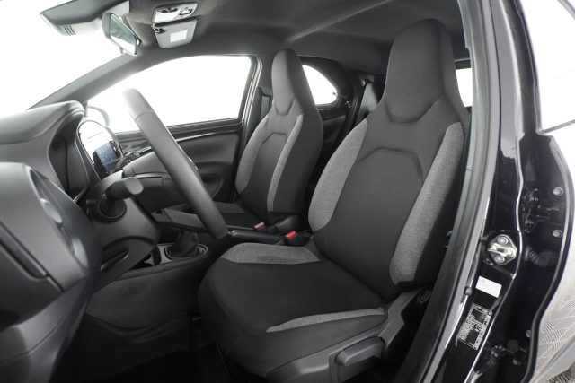 TOYOTA Aygo X usata 7