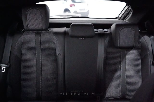 PEUGEOT 208 usata, con Volante multifunzione