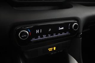 TOYOTA Yaris usata 8