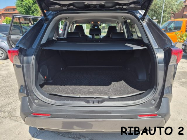 TOYOTA RAV 4 MY23 usata, con Sistema di avviso di distanza