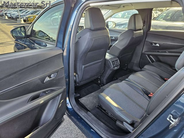 PEUGEOT 5008 usata, con Sistema di navigazione