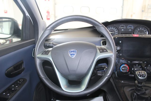 LANCIA Ypsilon usata, con ESP