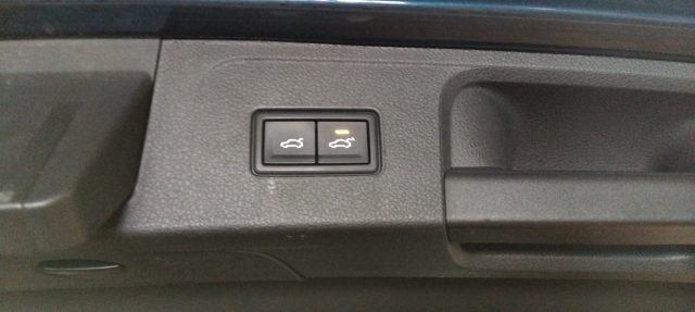 VOLKSWAGEN Passat Variant usata, con Cruise Control