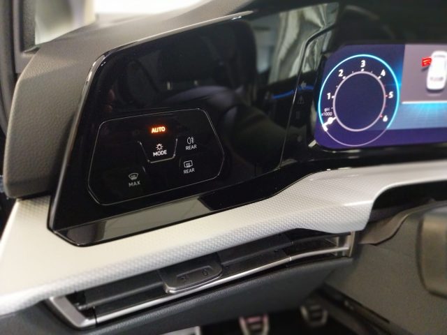 VOLKSWAGEN Golf usata, con Sedili riscaldati