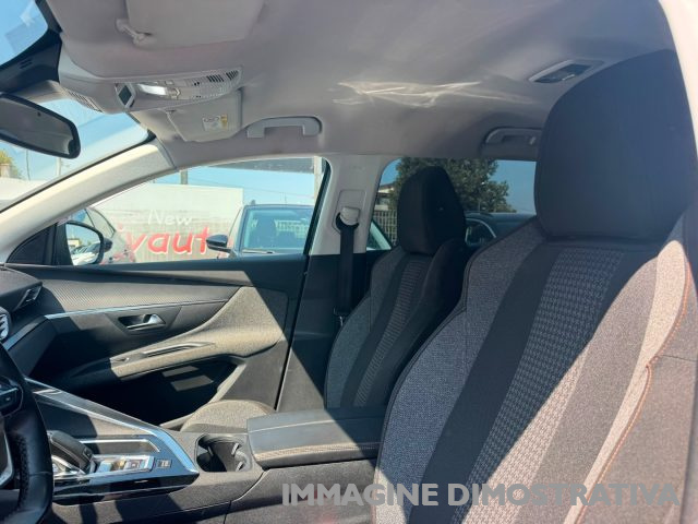 PEUGEOT 5008 usata, con Sistema di navigazione