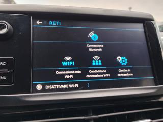 PEUGEOT 2008 usata, con Volante multifunzione